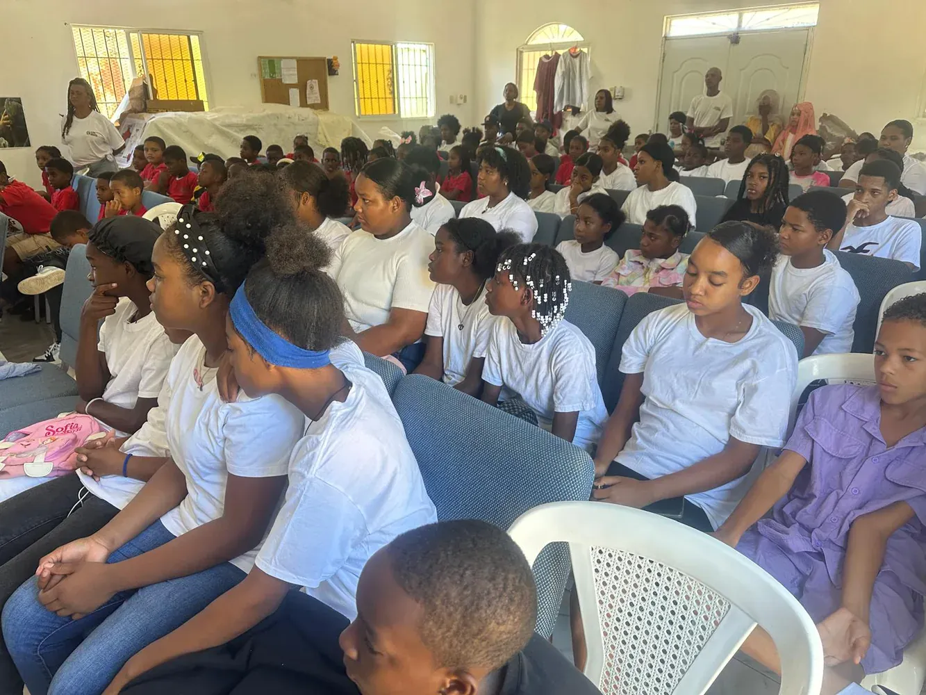 Crianças atendidas pelo projeto Coração e Mãos na República Dominicana